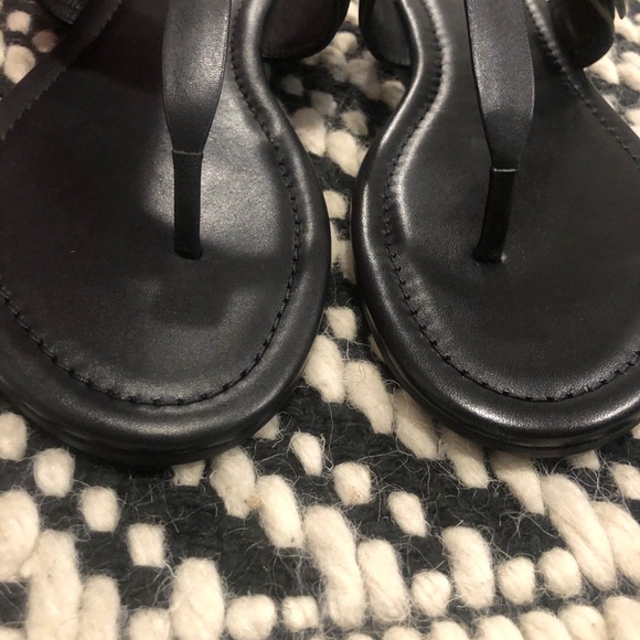 NWT Tory Burch sandals size 9 and 7 available - Picture 6 of 8